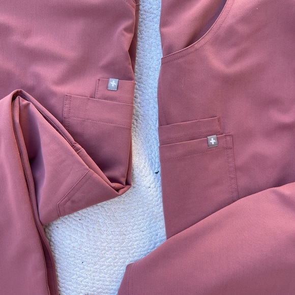 Figs Mauve Set Medium Catarina LIMITED RELEASE - Picture 8 of 9